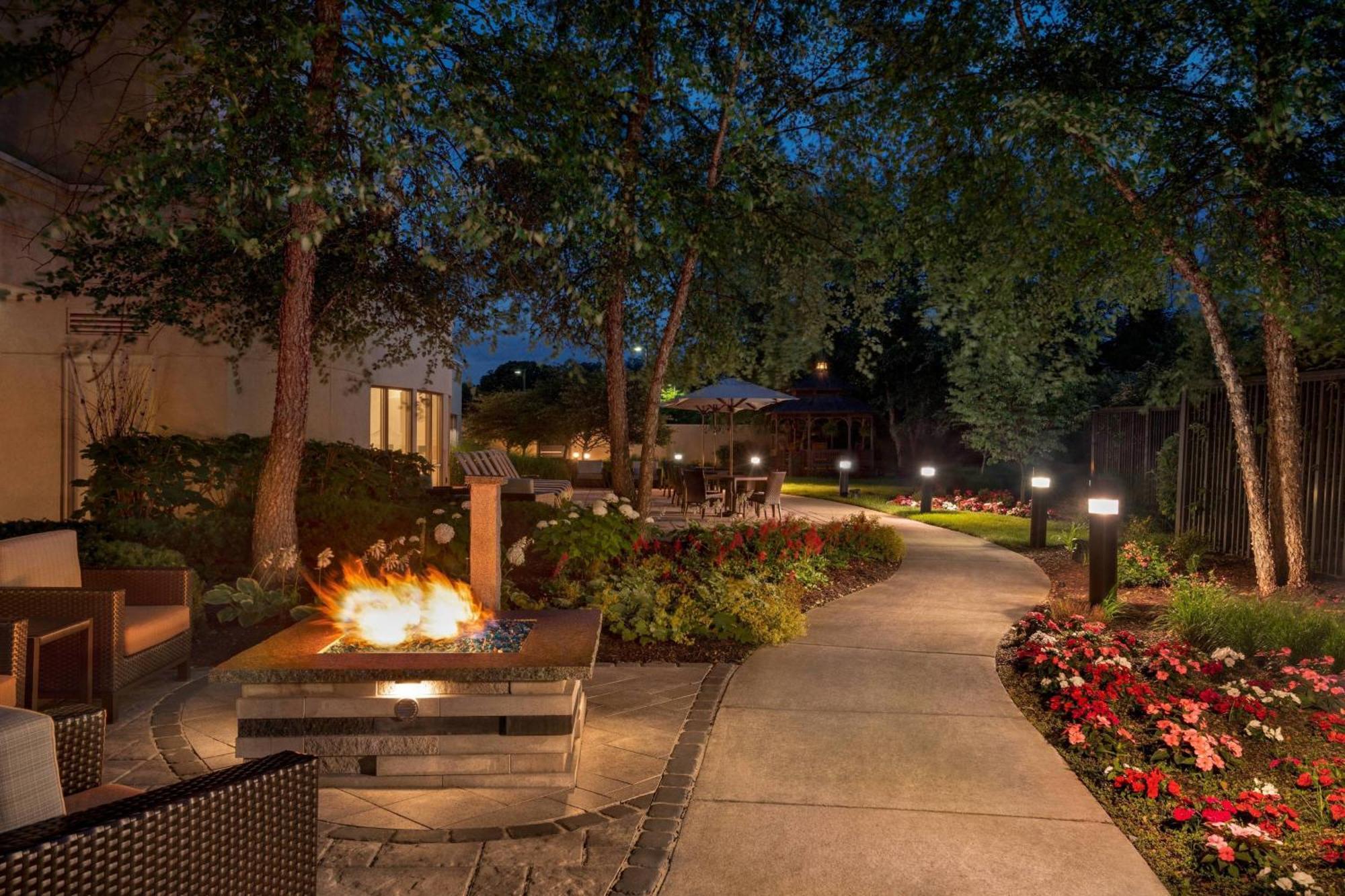 Courtyard By Marriott Middletown Goshen Hotel Exterior photo